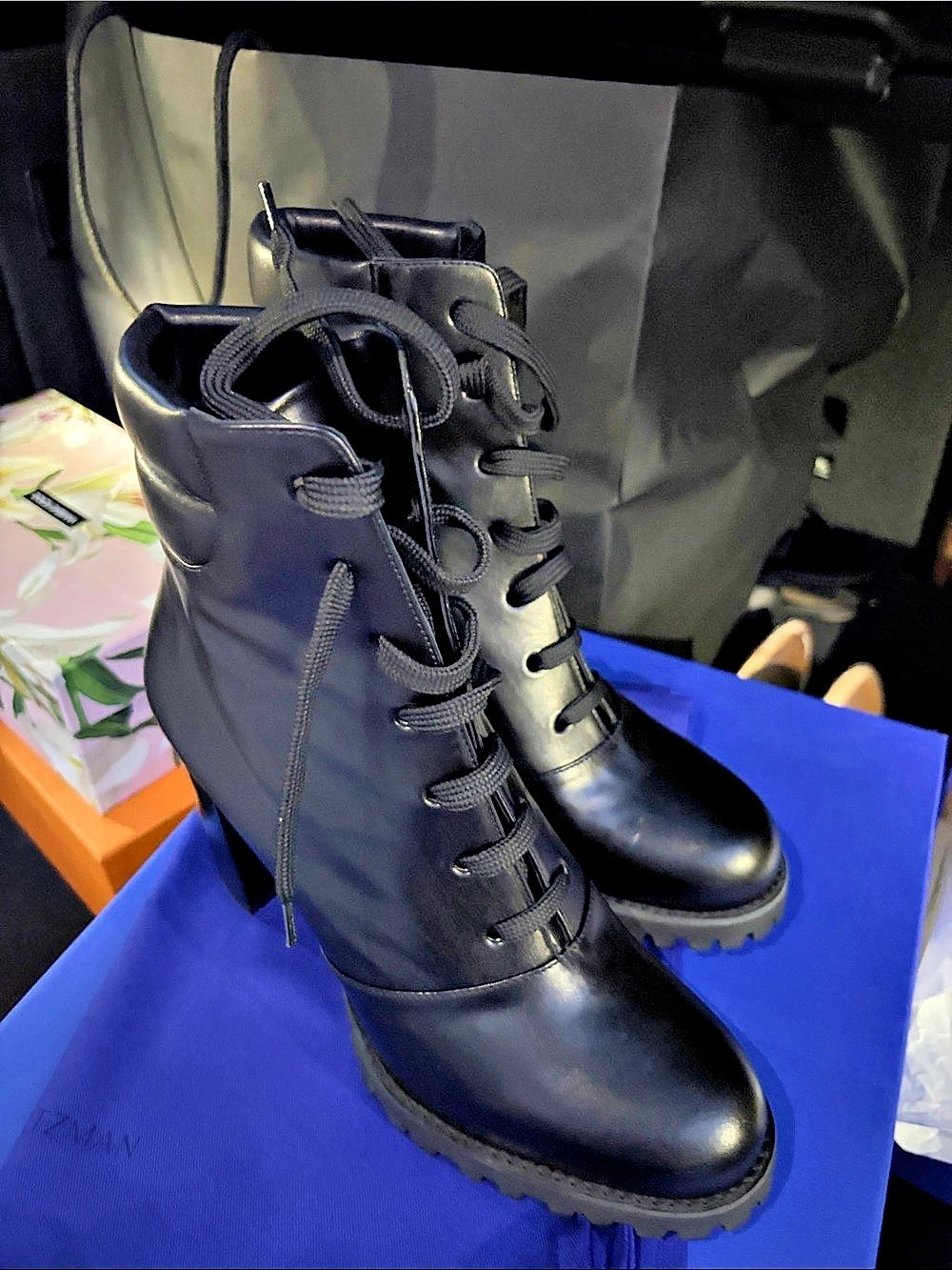 Stuart Weitzman Emerson Lace-Up Bootie Black Lace-Up Boots US 8.5